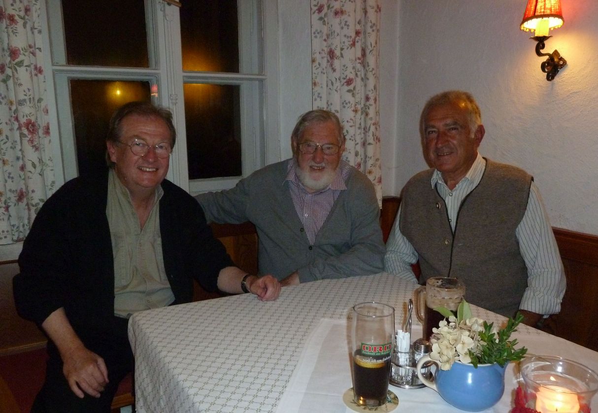 2014-79 Gerhard Multerer - Enkel des Mitgruenders Hans Natterer - Michael Gruber (Ehrenmitglied) - Josef Beham (Vorstand).jpg